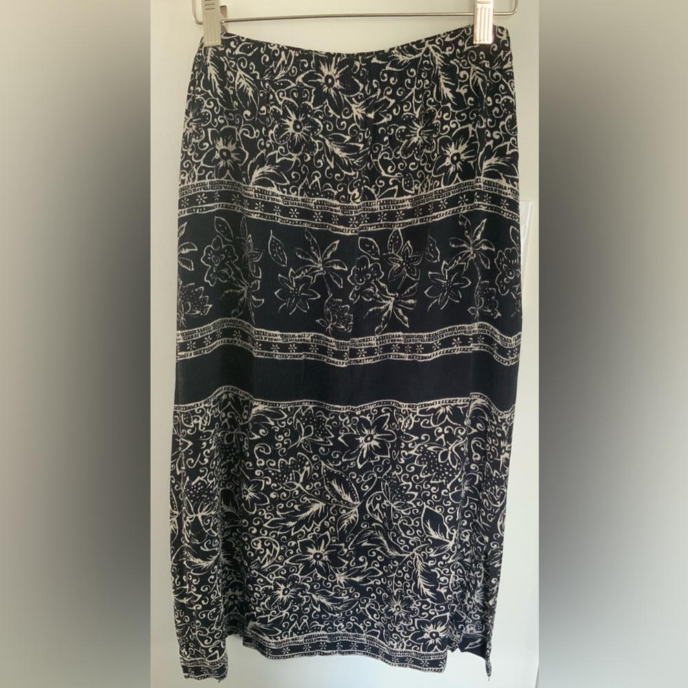 Evan Picone Size Medium Ladies Lightweight Summer Skirt Elastic Waist